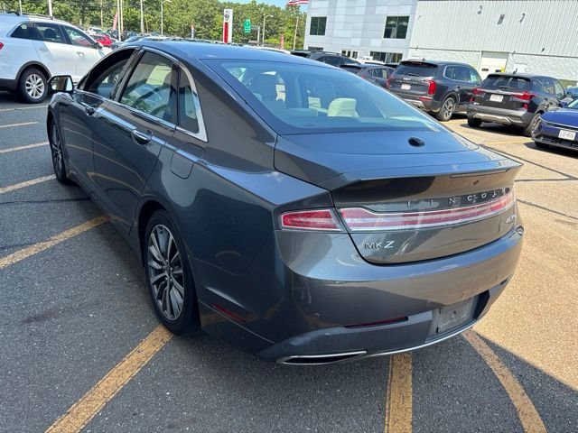 Used 2018 Gray Lincoln Premiere image 7