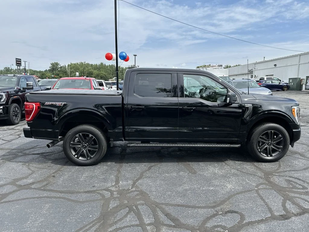 Certified Used 2022 Black Ford XLT image 9
