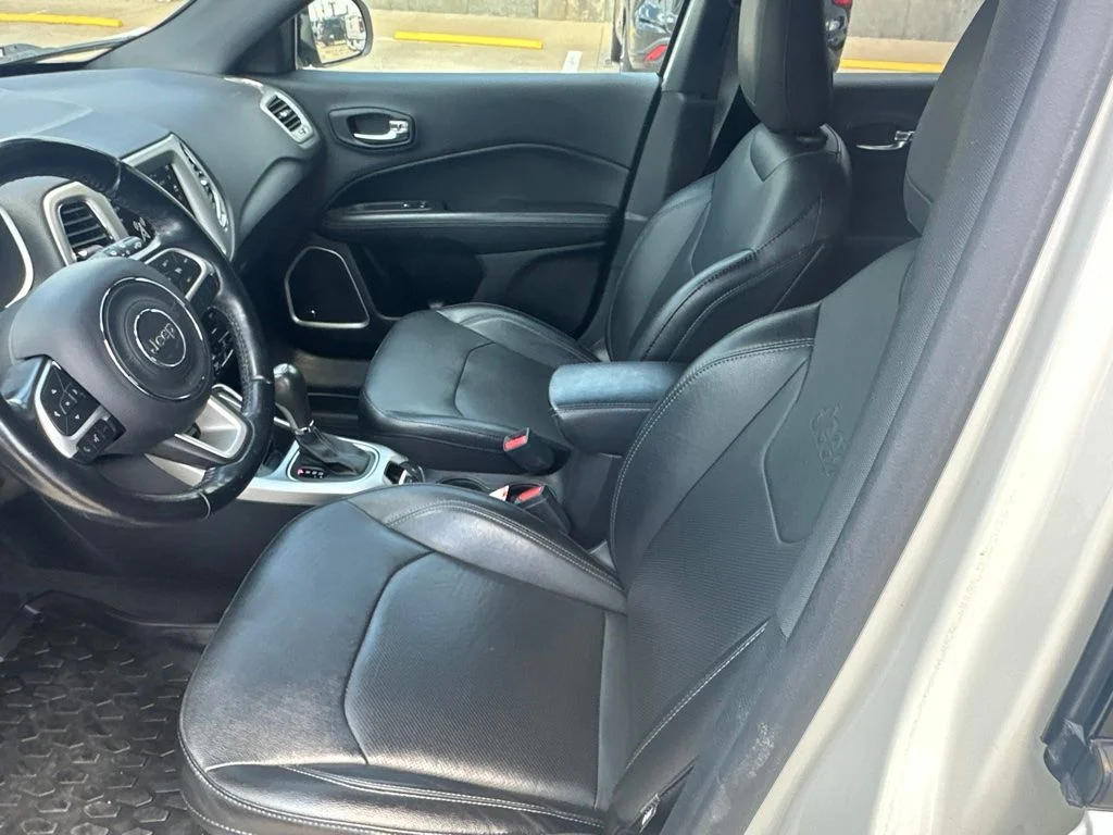 Used 2020 White Jeep Limited image 3