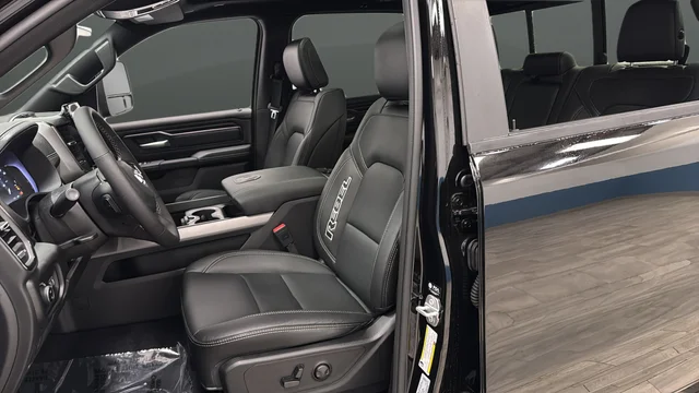 New 2026 Diamond Black Crystal Pearl-Coat Exterior Paint RAM Rebel image 9