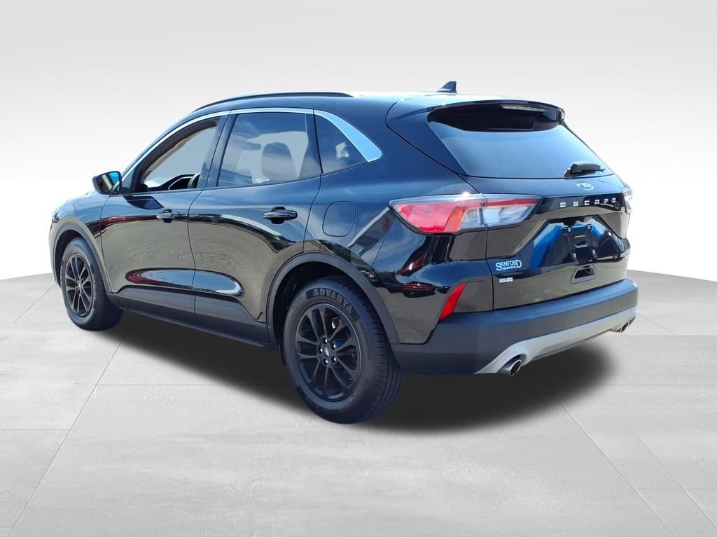 Used 2020 Black Metallic Ford SE image 24