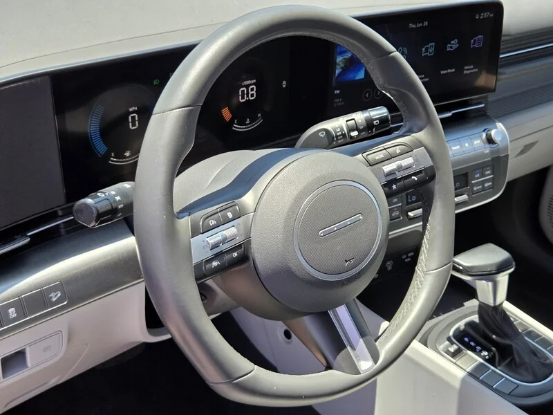Used 2024 Cyber Gray Metallic HYUNDAI SEL FWD image 14