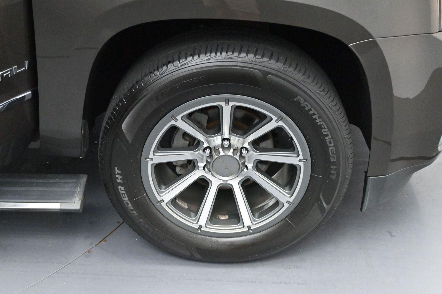 Used 2019 Smokey Quartz Metallic GMC Denali image 40