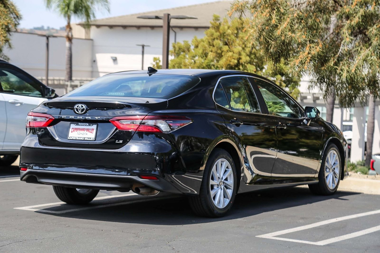 2024 Toyota Camry LE - Photo 6
