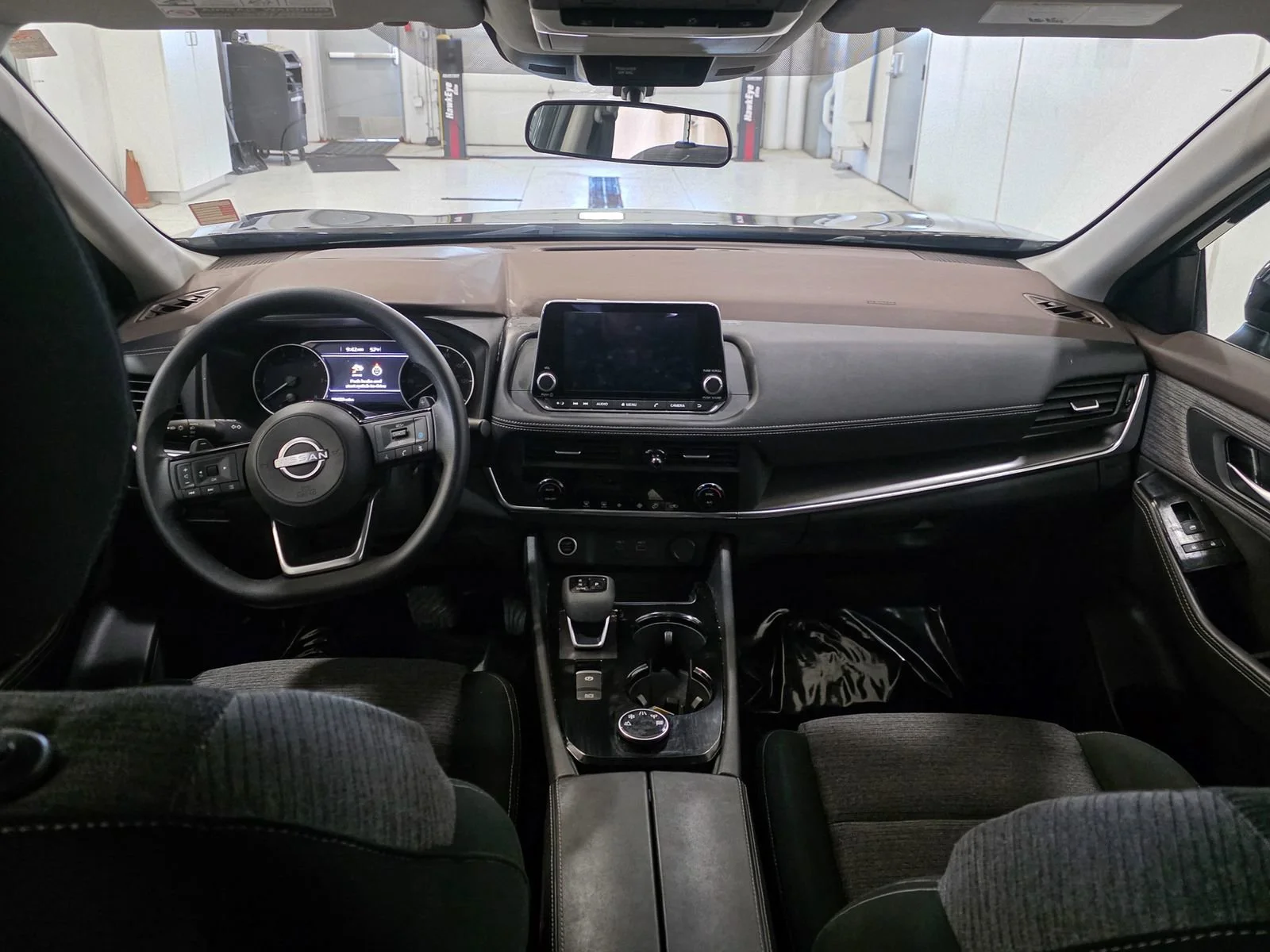 2023 Nissan Rogue SV - Photo 24