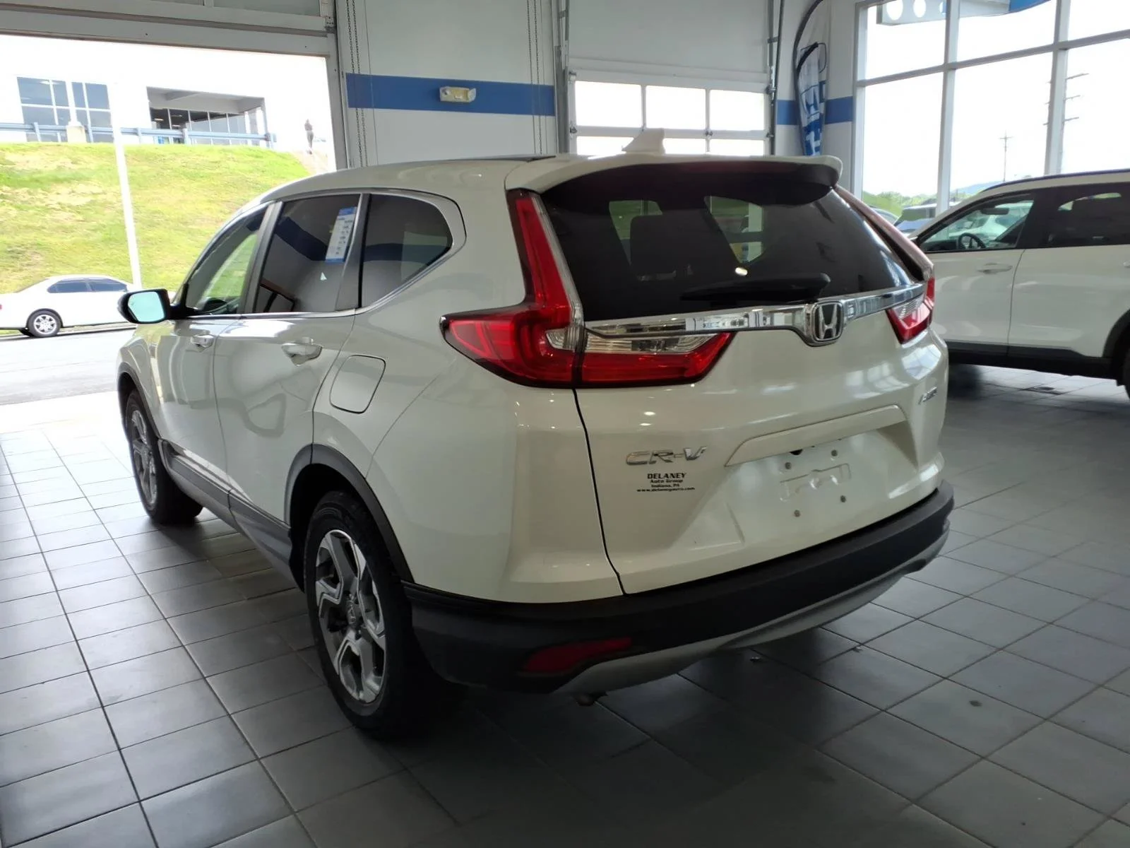 Used 2017 White Honda EX-L image 7