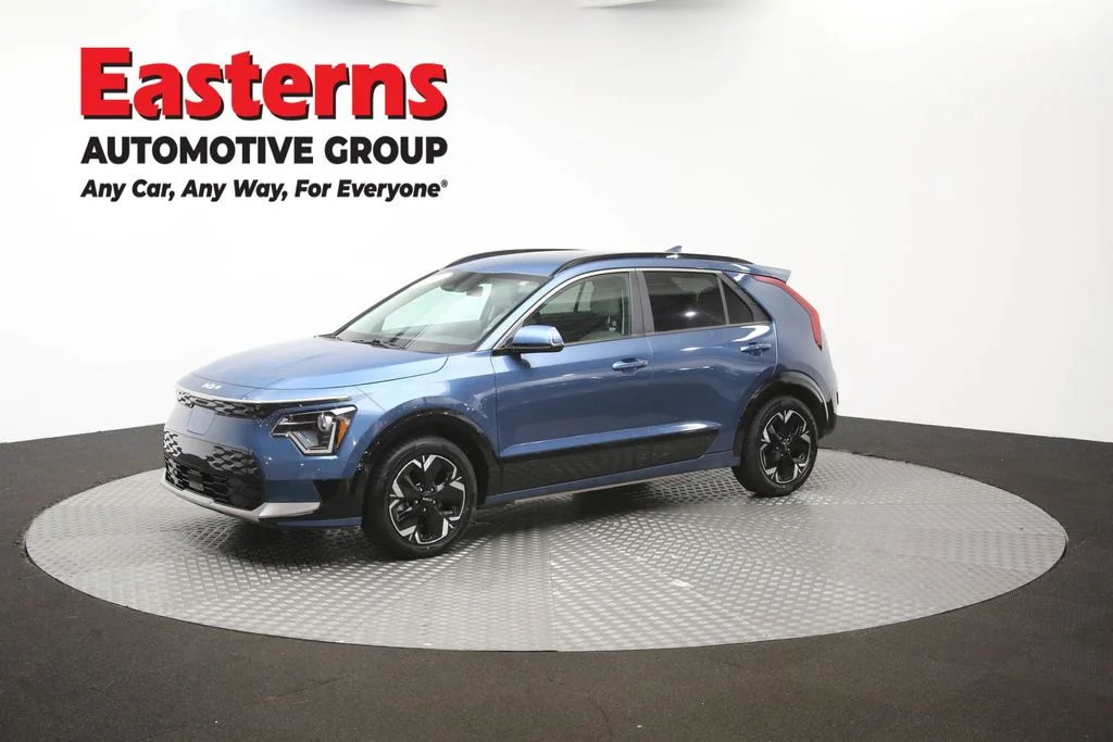 Used 2023 Blue Kia Wind image 55
