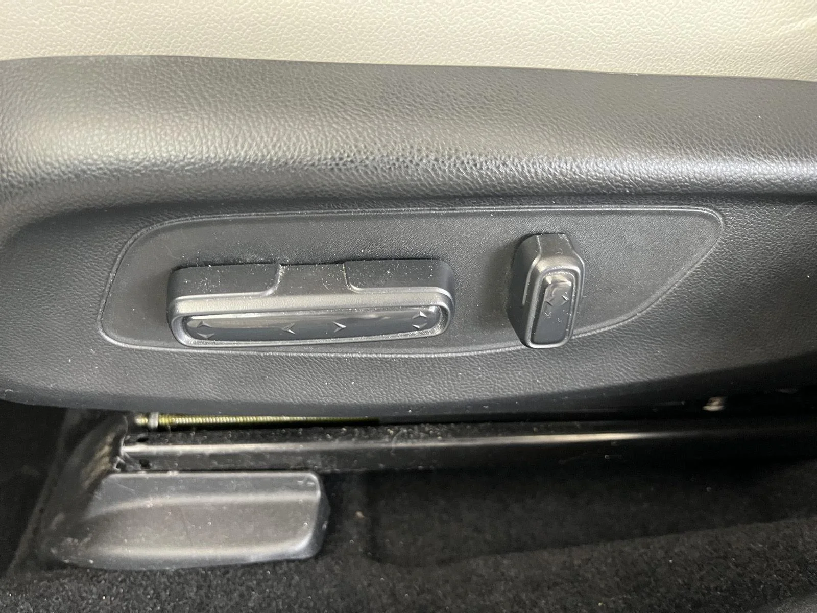 Used 2025 Gn Honda EX-L image 7