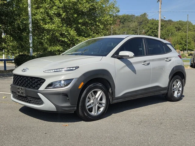2023 HYUNDAI KONA SE