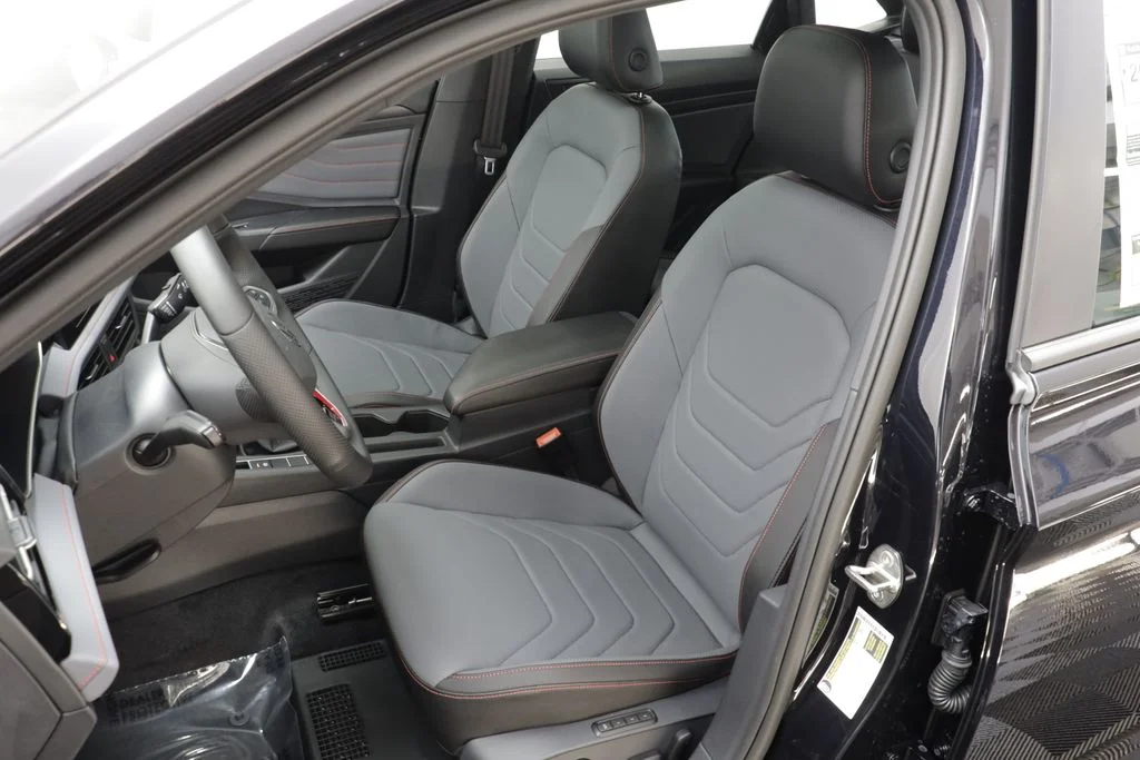 New 2026 Deep Black Volkswagen 2.0T Autobahn image 14