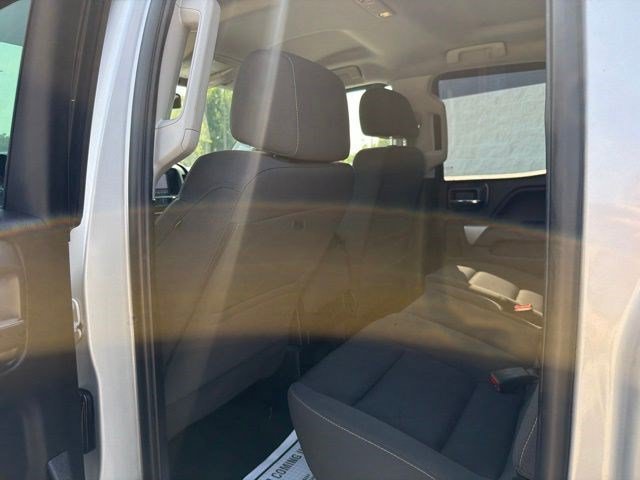 Used 2018 Silver Ice Metallic Chevrolet LT image 14