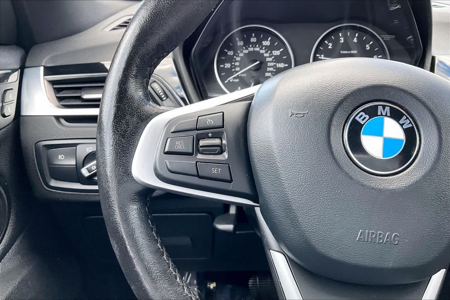 Used 2017 Alpine White BMW xDrive28i image 22