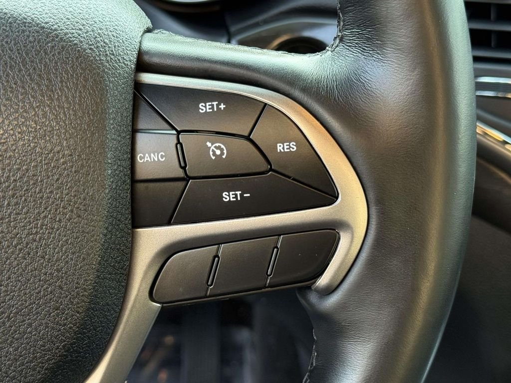 Used 2018 Black Jeep Altitude image 22