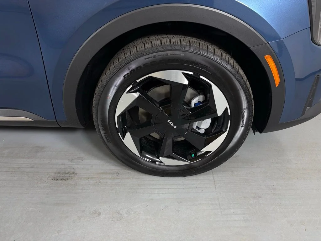 New 2026 Mineral Blue Kia EX image 10