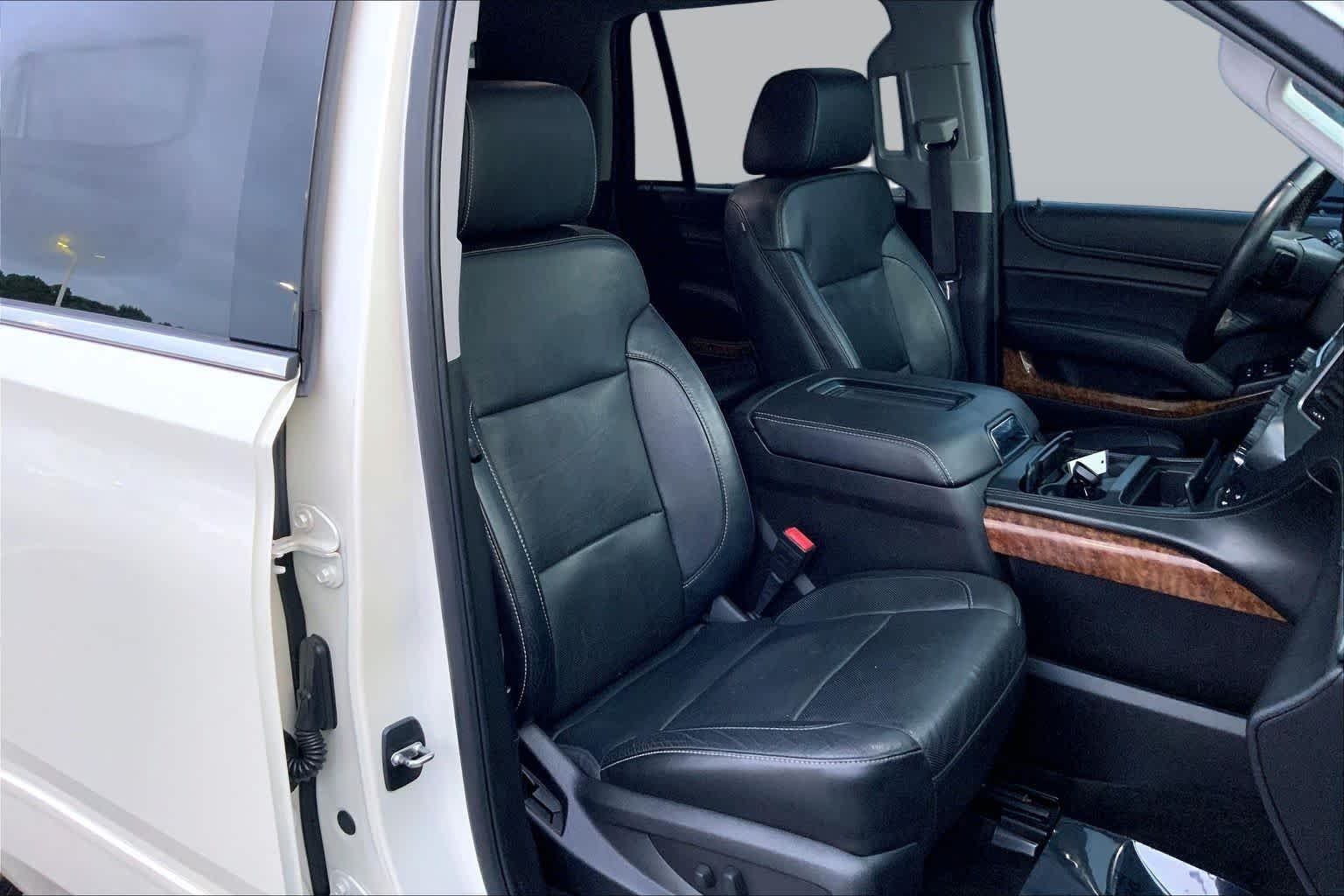 Used 2015 White Diamond Tricoat Chevrolet LTZ image 9