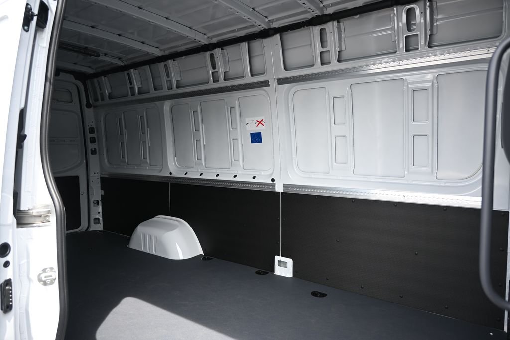 New 2026 Arctic White Mercedes-Benz Cargo 170 WB image 21