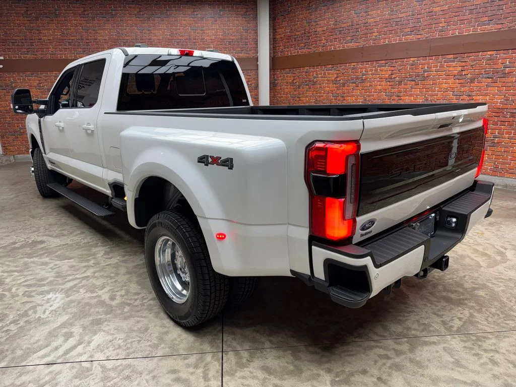 New 2026 Star White Metallic Tri-Coat Ford F-350® Platinum® image 2