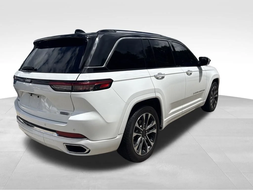 Used 2022 White Jeep Overland image 8