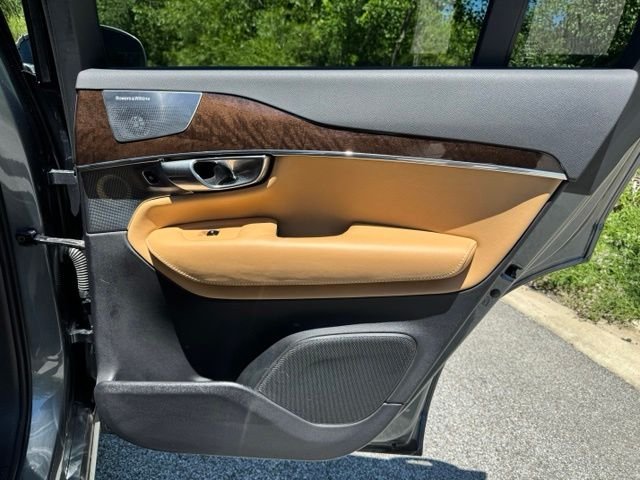 Used 2017 Gray Metallic Volvo T6 Momentum image 16