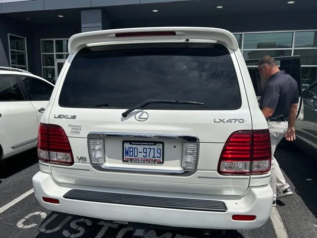 Used 2007 White Lexus 470 image 7