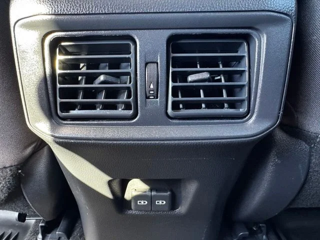 2025 Toyota RAV4 XLE - Photo 14
