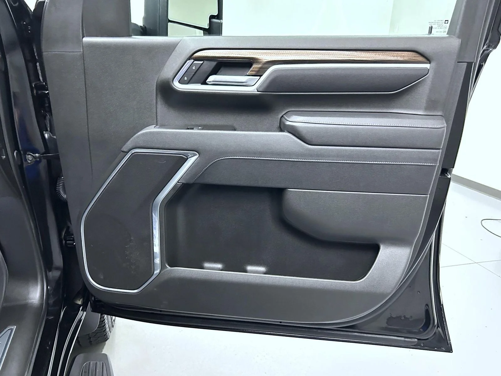 Used 2025 Black Chevrolet LT image 16