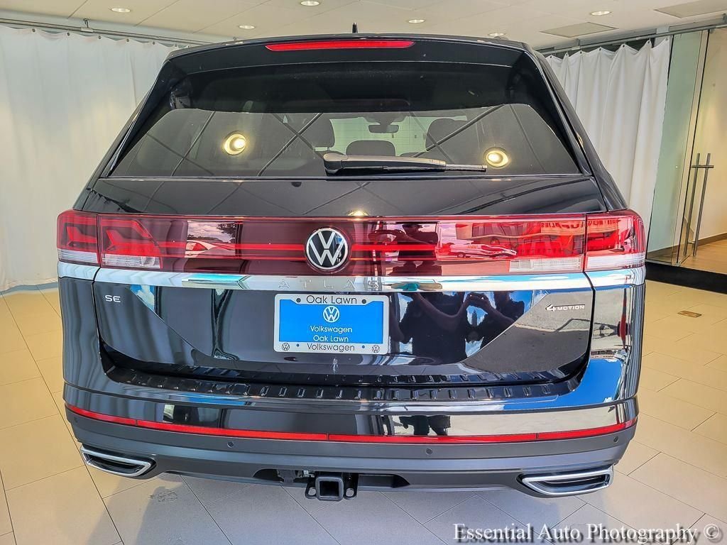 New 2026 Deep Black Pearl Volkswagen 2.0T SE w/Technology image 4