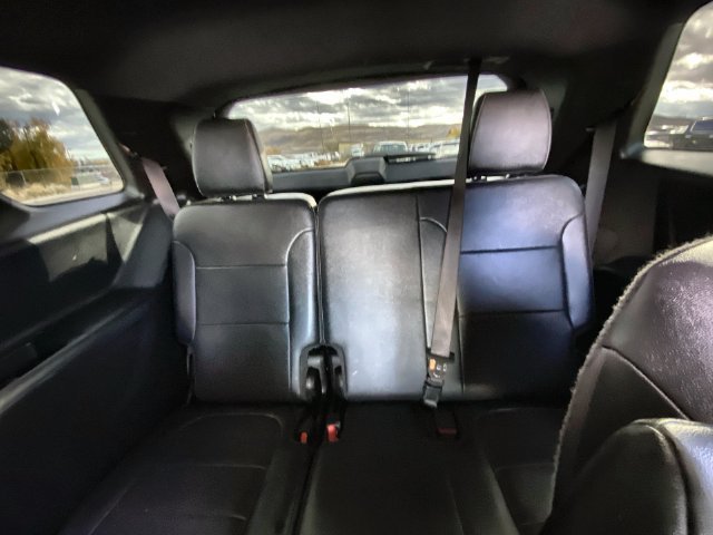 Used 2022 IRIDESCENT PEARL TRICOAT Chevrolet Premier image 24