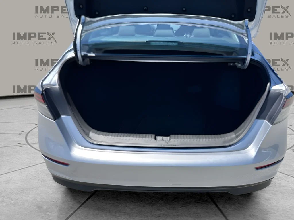 Used 2025 Silver Honda LX image 25