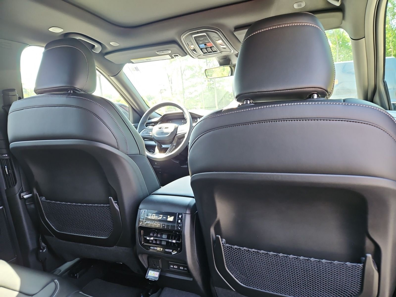 New 2026 Velvet Red Pearl-Coat Exterior Paint Jeep Limited image 18