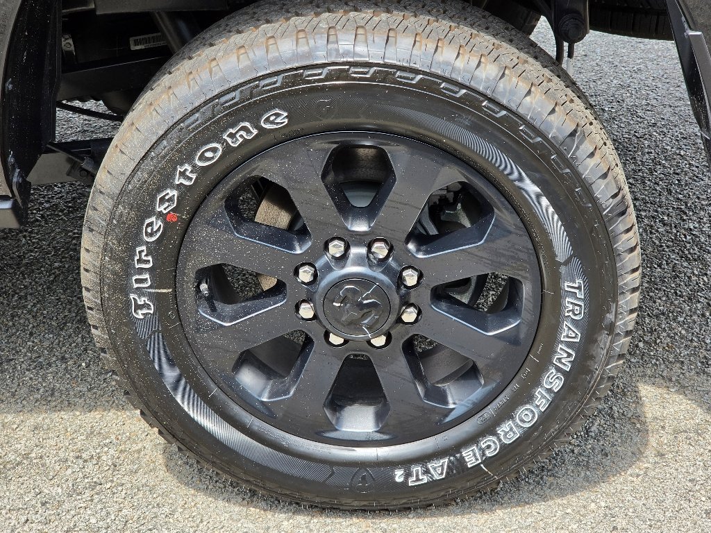 New 2026 Diamond Black Crystal Pearl-Coat Exterior Paint RAM Big Horn image 4