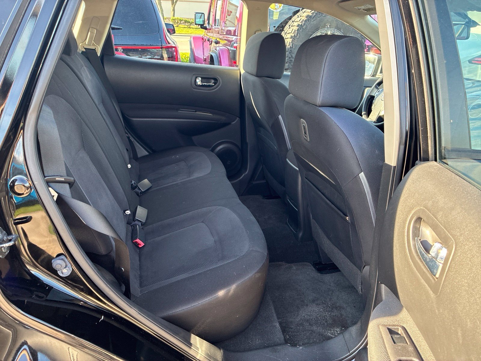 Used 2015 Black Nissan S image 11