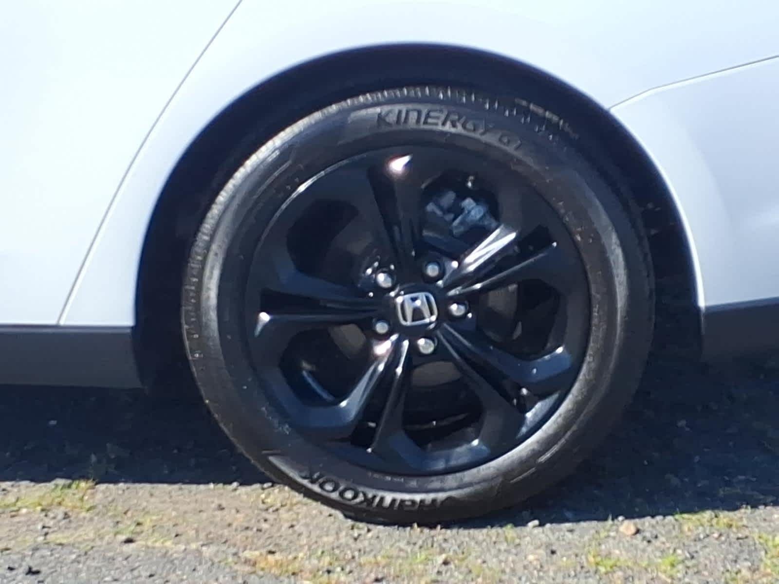 2025 Honda Accord SE - Photo 9