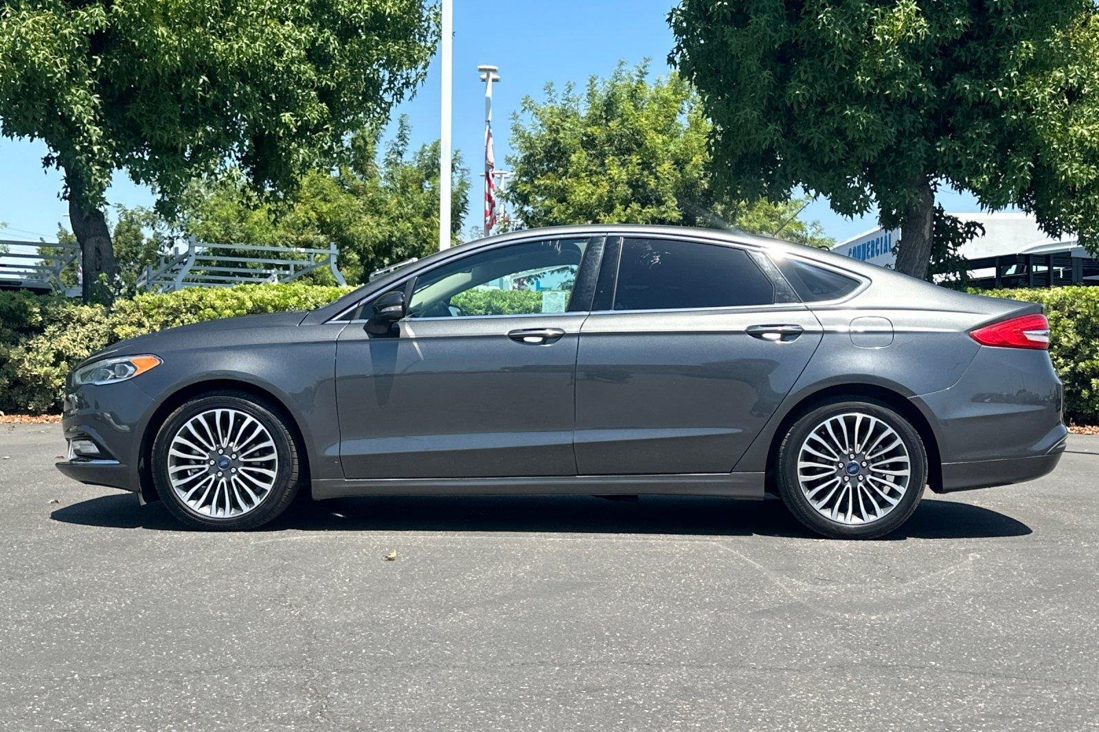 Used 2017 Magnetic Ford SE image 7
