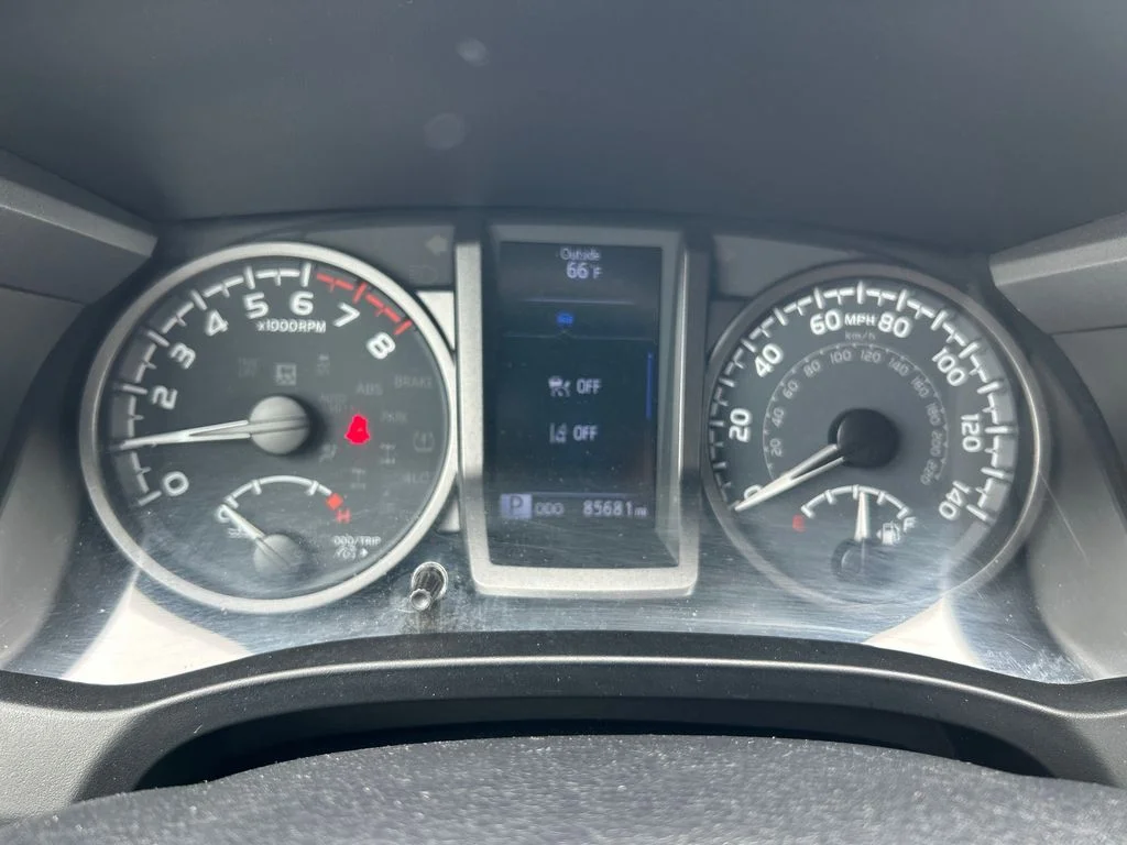 2021 Toyota Tacoma TRD Sport - Photo 9