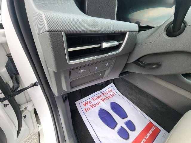 Certified Used 2025 White Hyundai SE image 28