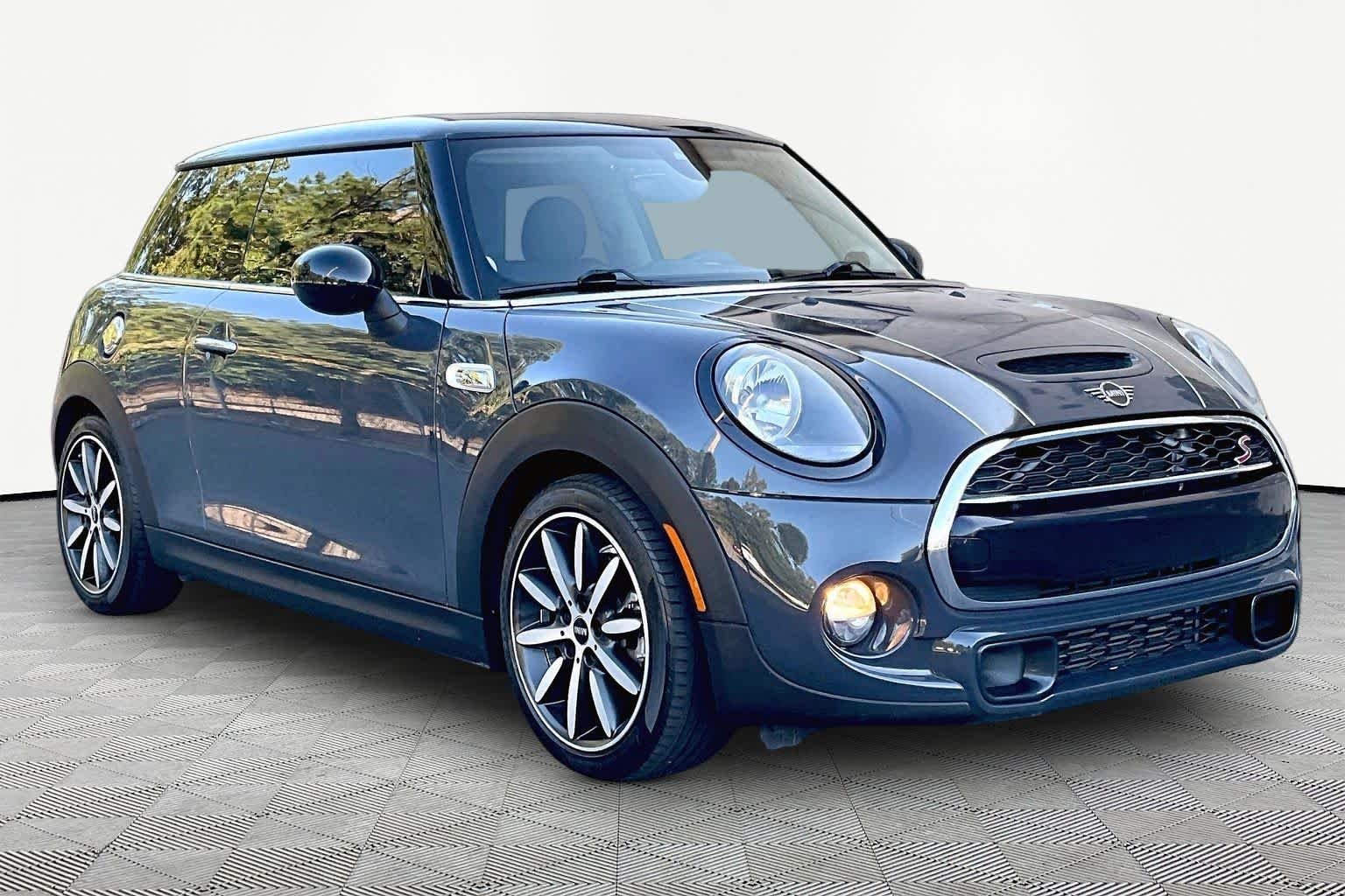 Used 2019 Thunder Grey Metallic MINI Cooper S image 3