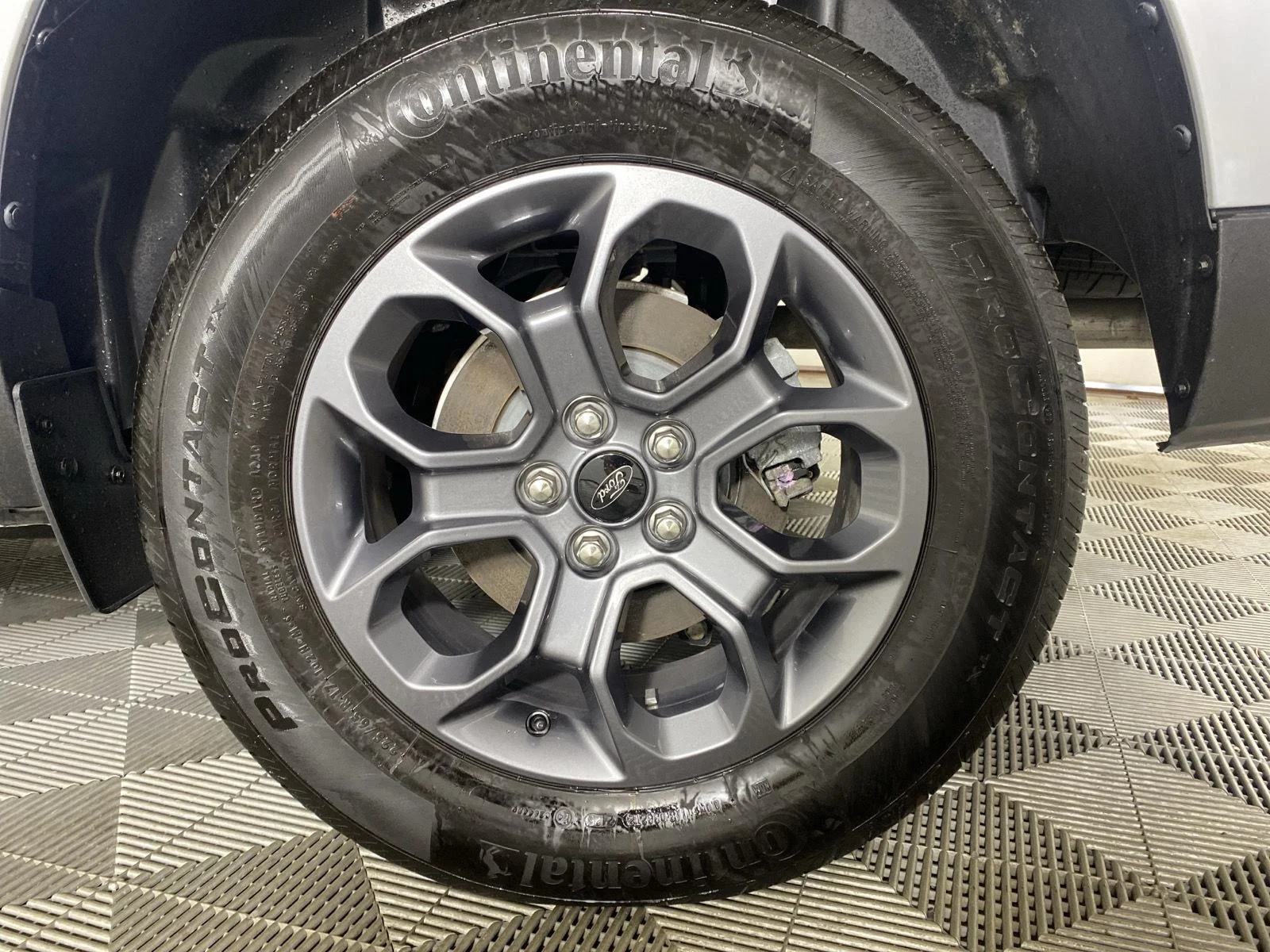 New 2025 White Metallic Ford XLT image 9
