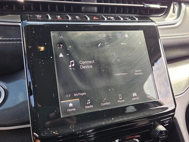 Used 2023 White Jeep Laredo image 21