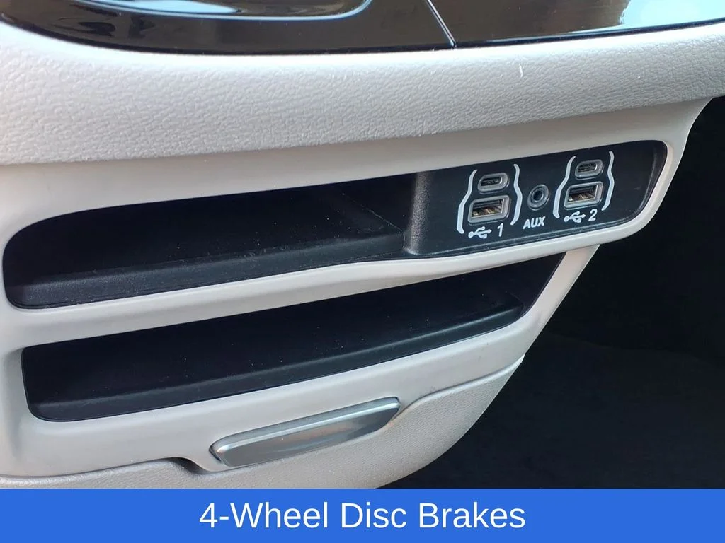 Used 2023 White Chrysler Touring L image 10