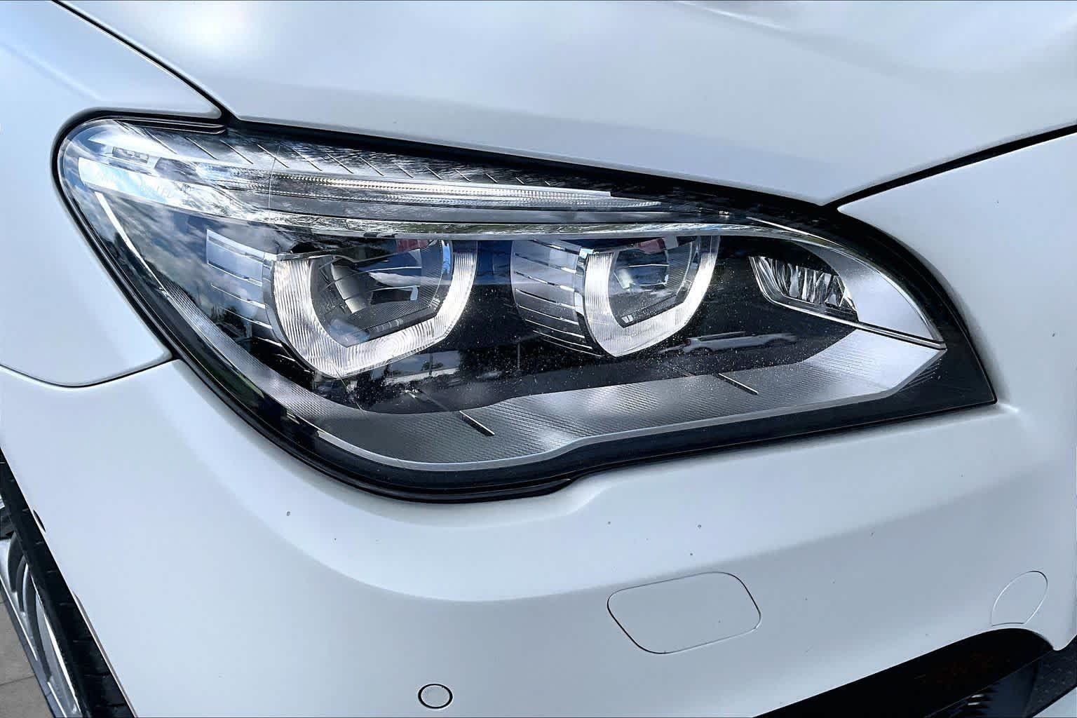 Used 2015  BMW 750Li xDrive image 26