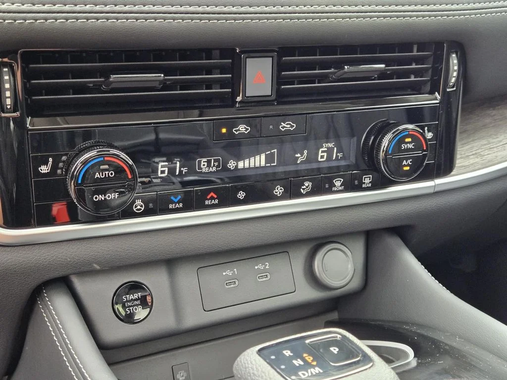 New 2026 Boulder Gray Pearl / Super Black Two-tone Nissan Platinum image 29