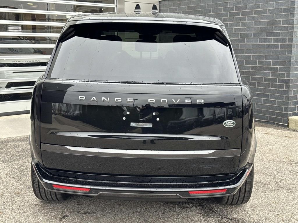 Certified Used 2023 Santorini Black Metallic Land Rover SE image 5