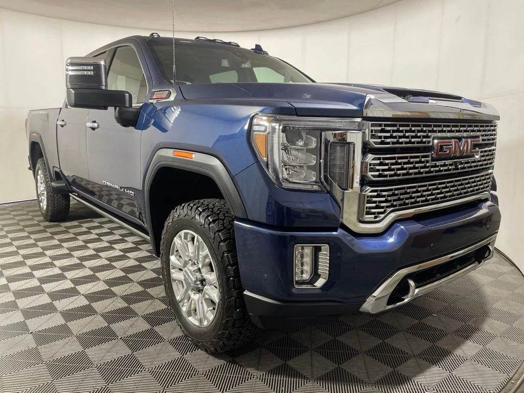 Used 2022 Blue GMC Denali image 2