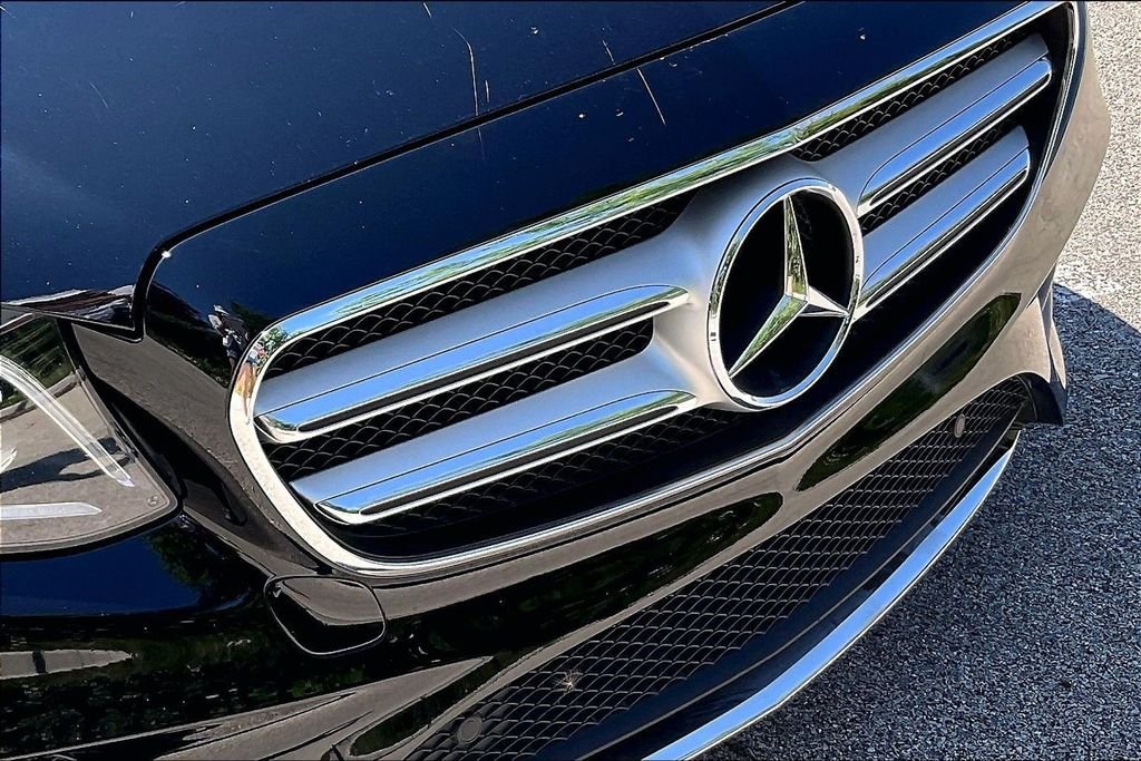 Used 2018 Black Mercedes-Benz E 400 image 31