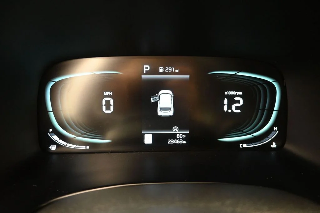Used 2025 White Kia LX image 17