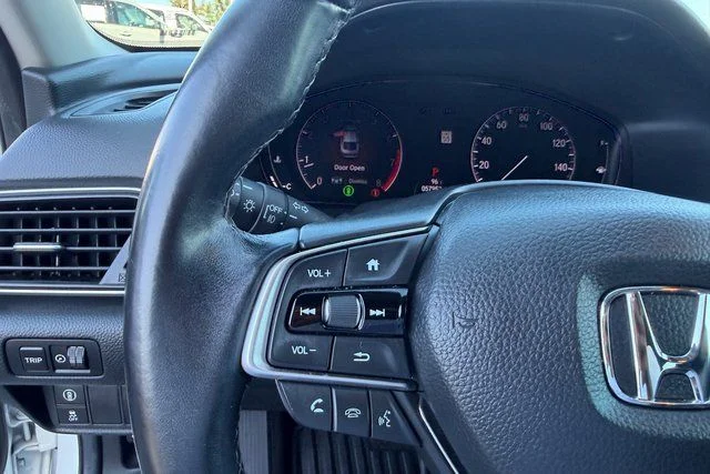 Used 2020 White Honda EX-L image 15