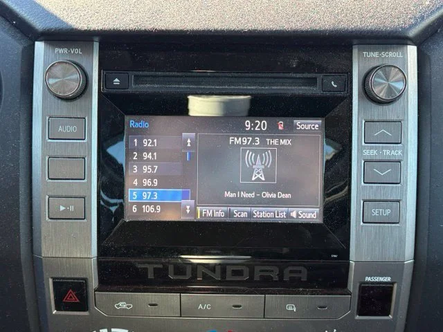 Used 2014 Red Toyota SR image 18