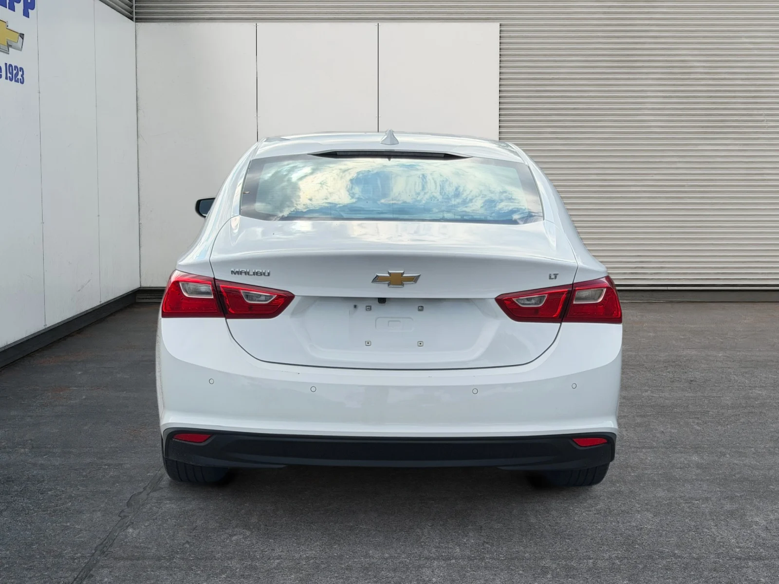 Used 2025 Summit White Chevrolet 1LT image 1