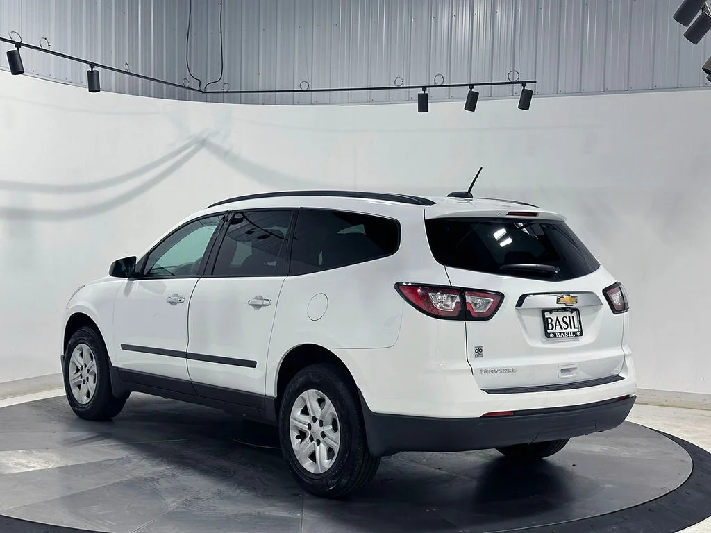 Used 2017 White Chevrolet LS image 13